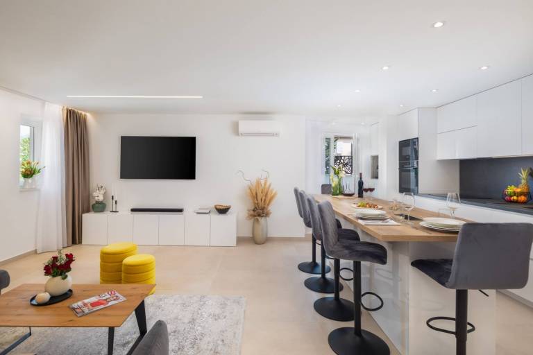 Luxury Apartment Silvery Split with Sauna, Jacuzzi — photo 3