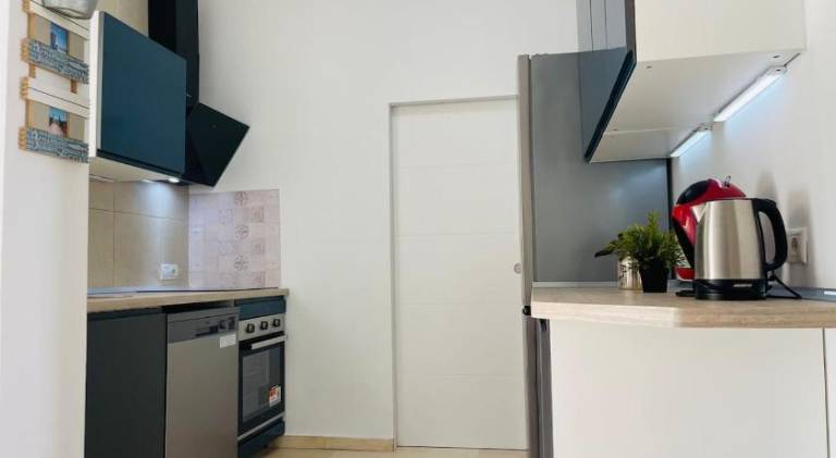 Rental apartment with patio & garden | Perfect for remote work — photo 3