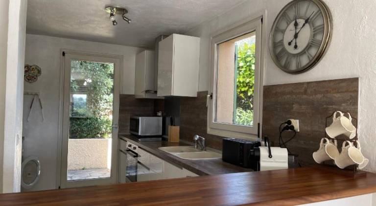 Fully equipped vacation home with grill, pool & patio | Pets are welcome — photo 5