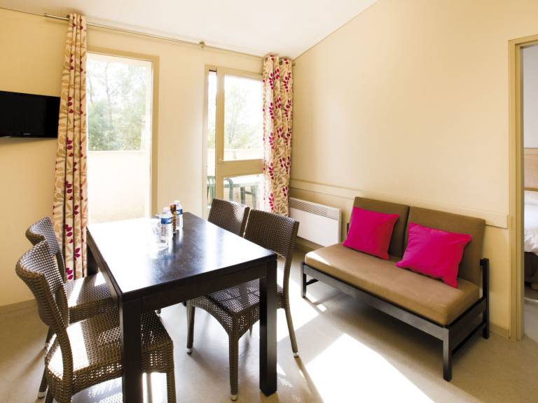 Rental apartment with patio, sauna & pool — photo 4