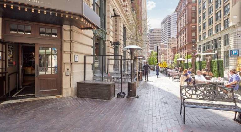 Bold and Spacious 2 Bed in Boston Financial District — photo 3