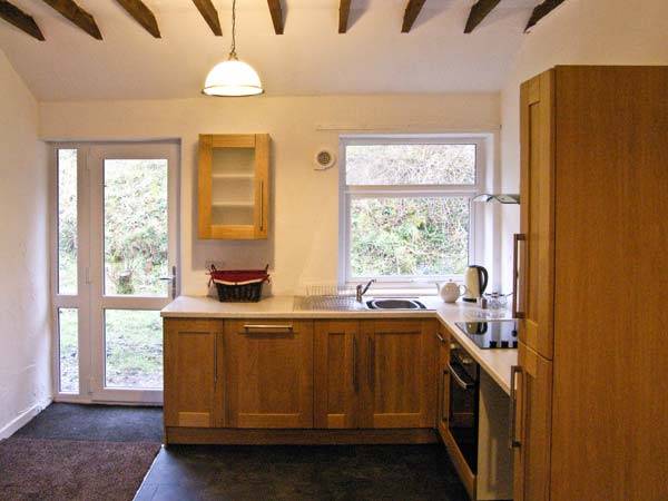 Cottage with garden — photo 3