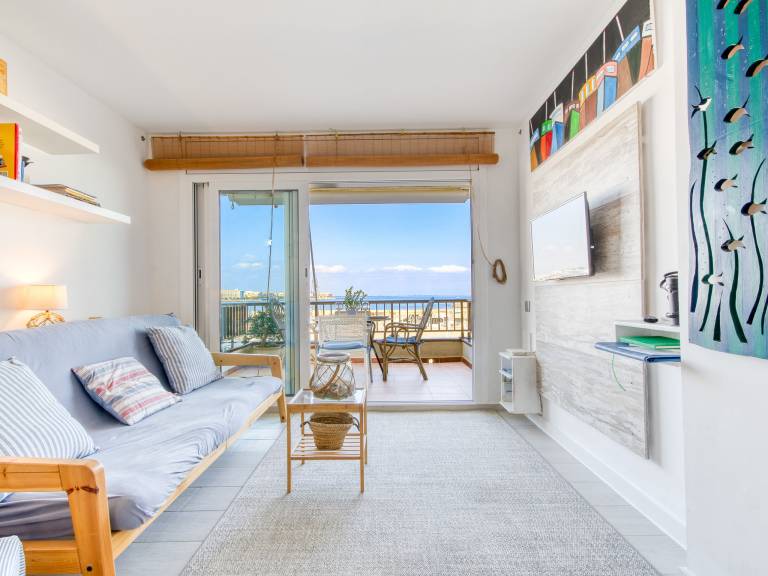Fully equipped holiday apartment with patio | Sea view | Next to the beach | Pet-friendly — photo 2
