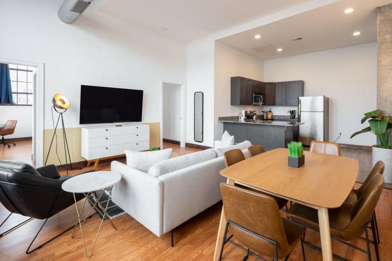 Apartment West Poplar