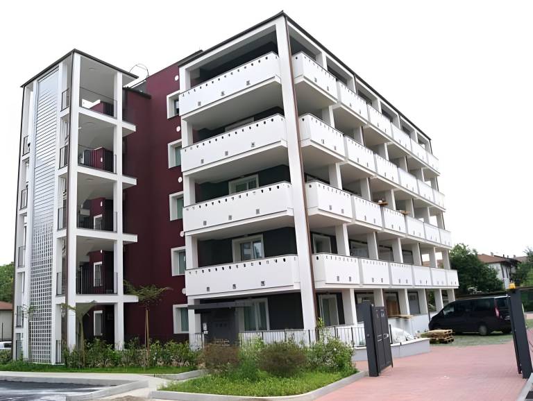 Appartamento con servizi da hotel  Somma lombardo