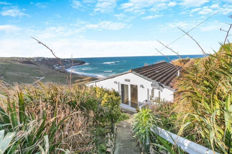 2 Bed in Sennen oc t30543