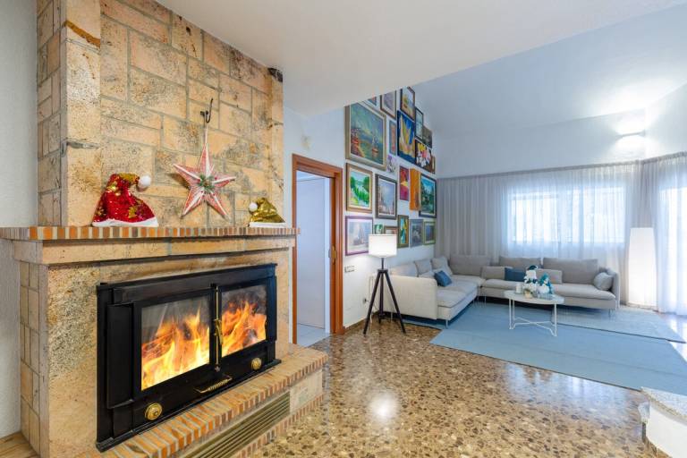 Villa with patio, garden & private pool | Panoramic view — photo 4