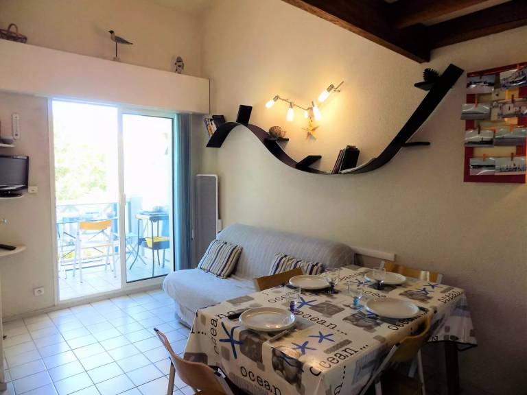 Beautiful holiday apartment with BBQ & patio | Beach nearby | Dogs allowed — photo 2