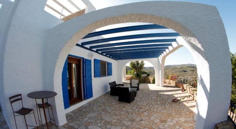 Villa with pool — photo 3