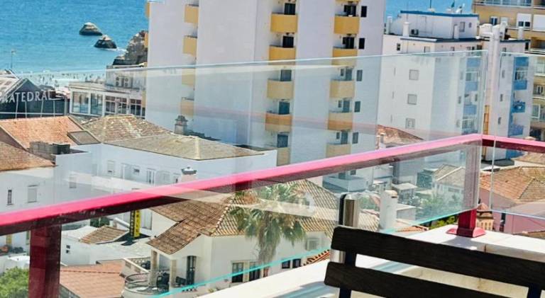 Praia da Rocha - Beach Apartment - Sea View - 2 min to beach in Portimão