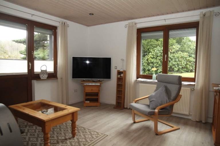 Rental apartment with garden, patio & barbeque — photo 4