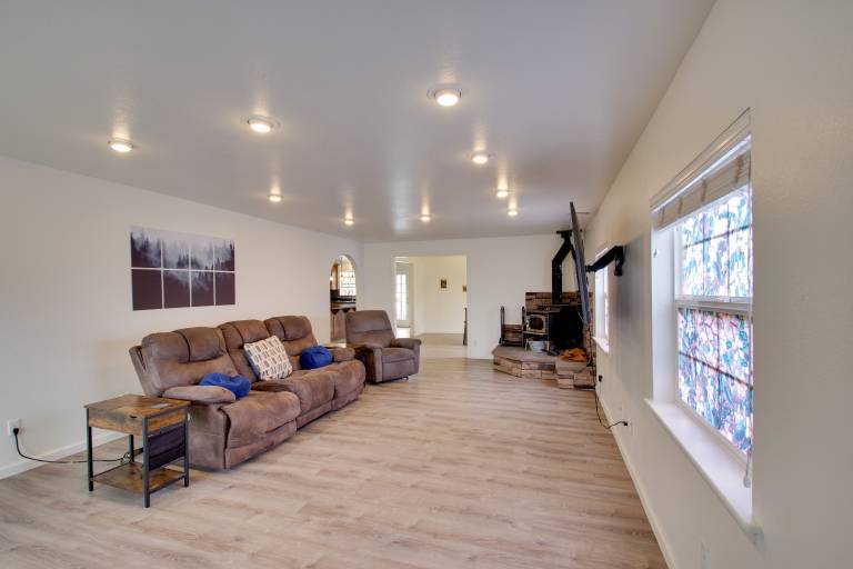 Crescent City Home w/ Hot Tub: Half-Block to Beach — photo 4