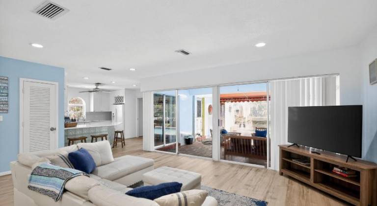 House with pool | Dogs allowed in Pompano Beach, FL