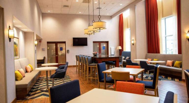 Hampton Inn & Suites Jacksonville — photo 3