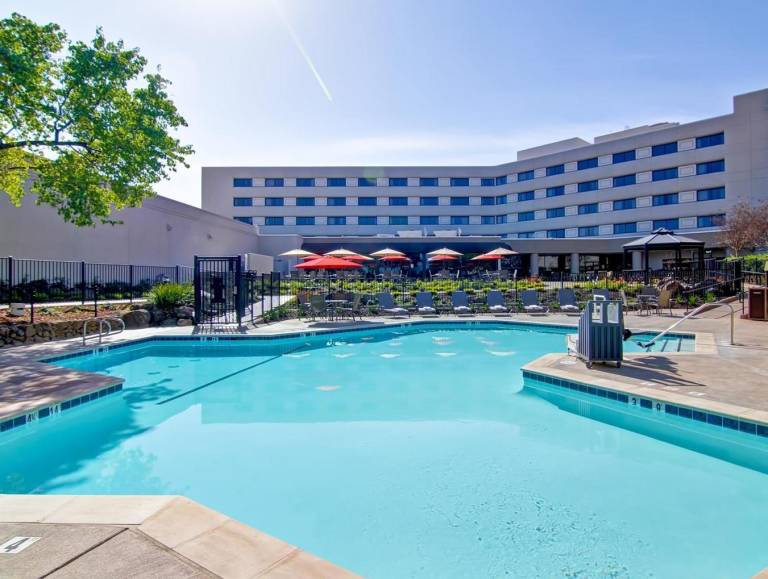 DoubleTree by Hilton Pleasanton at the Club — photo 5