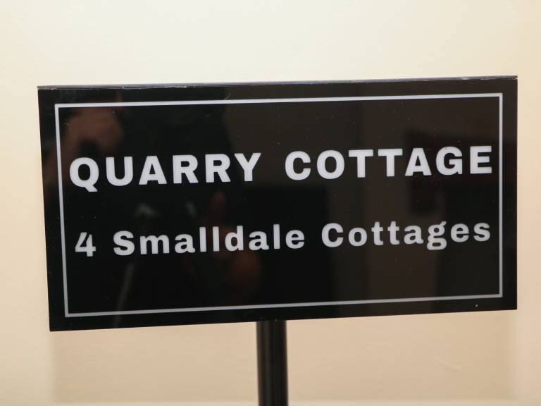 Cottage with yard — photo 2