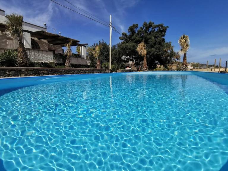 Rental apartment with patio | Pet-friendly in Pantelleria