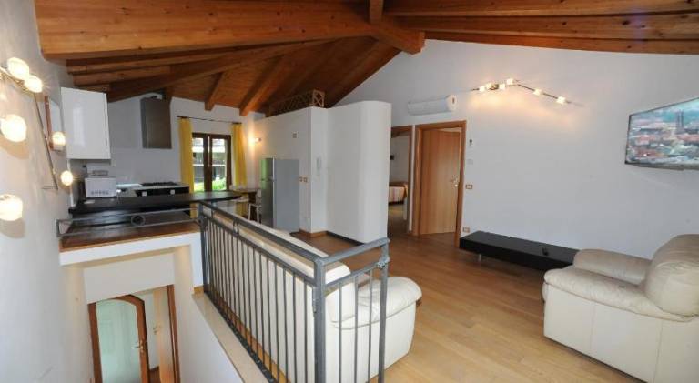 Holiday apartment with terrace & yard — photo 5