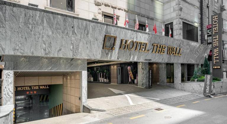 Hotel The Wall