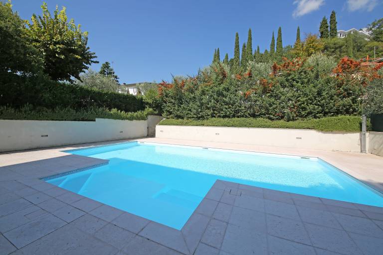 Apartment 'Villa Bornico Marisa' with Lake View, Wi-Fi and Air Conditioning in Gardone Riviera