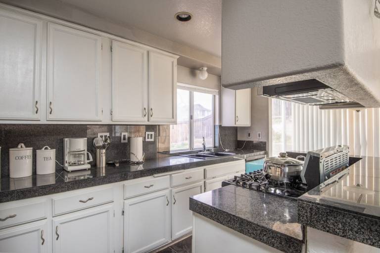 House  Victorville