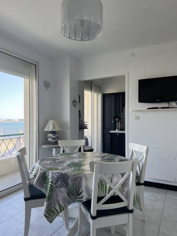 Apartment | Beach view — photo 4