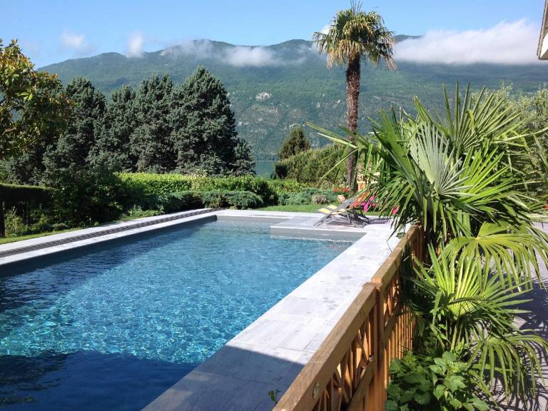 Holiday apartment with yard, terrace & pool — photo 5