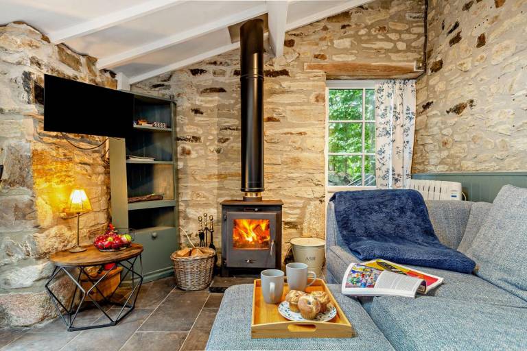 Cottage with garden — photo 3