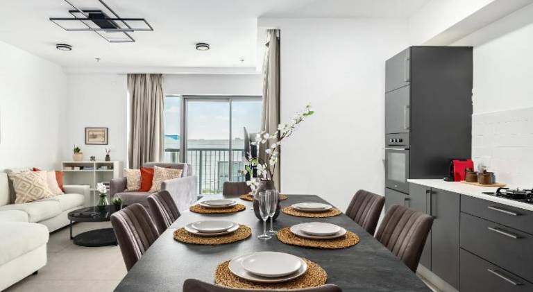 Apartment with terrace — photo 3