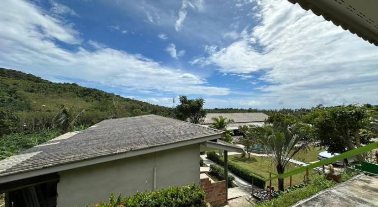 Serviced apartment with yard, BBQ & terrace | Close to the beach | Dogs allowed — photo 3