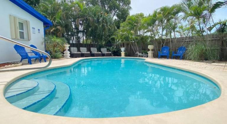 Fully equipped house with patio, private pool & yard | Pets are welcome in Melrose