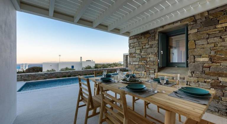 Villa with terrace, garden & private pool — photo 3
