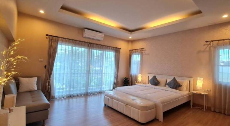 Villa with pool — photo 2