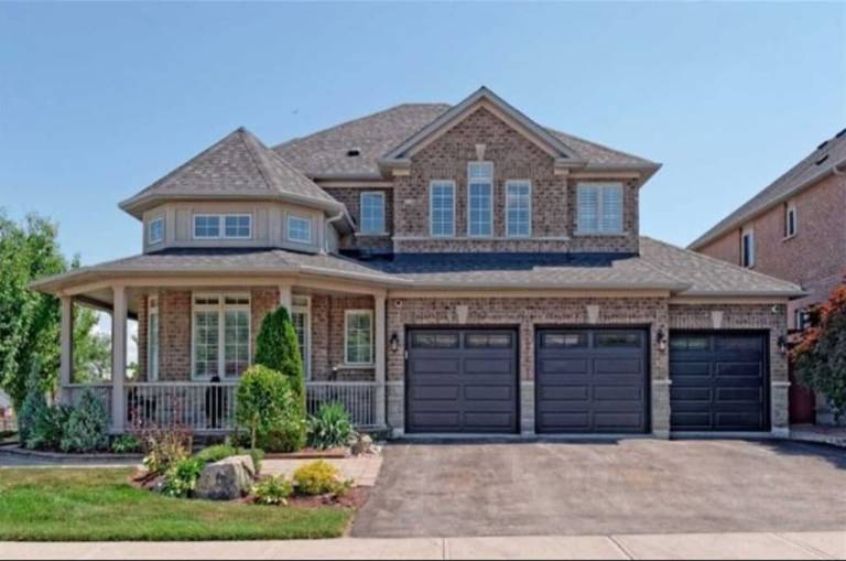 House  Newmarket