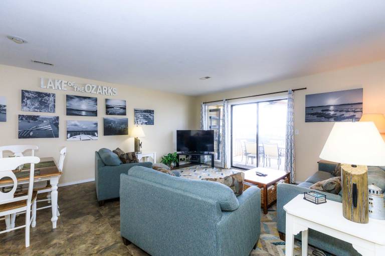 Pool Days & Water Fun Await: Lake Ozark Escape! — photo 4
