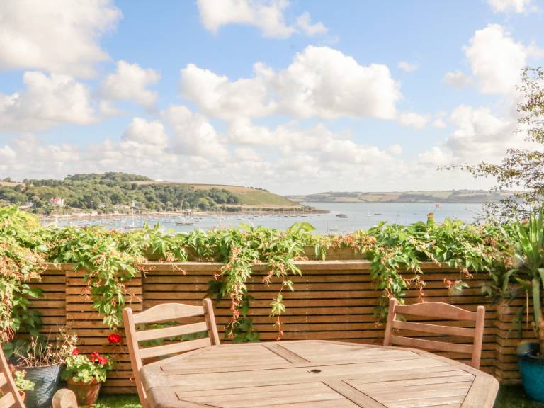 Child-friendly pleasant cottage with yard | Beach view | Pets allowed in Falmouth