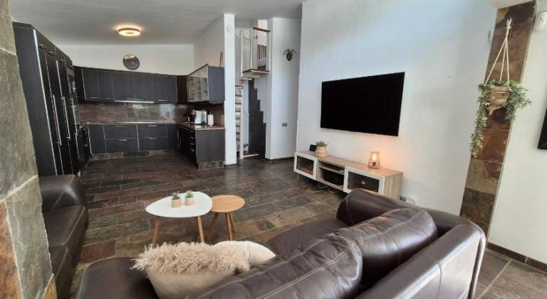 Villa with private pool, barbeque & patio — photo 2