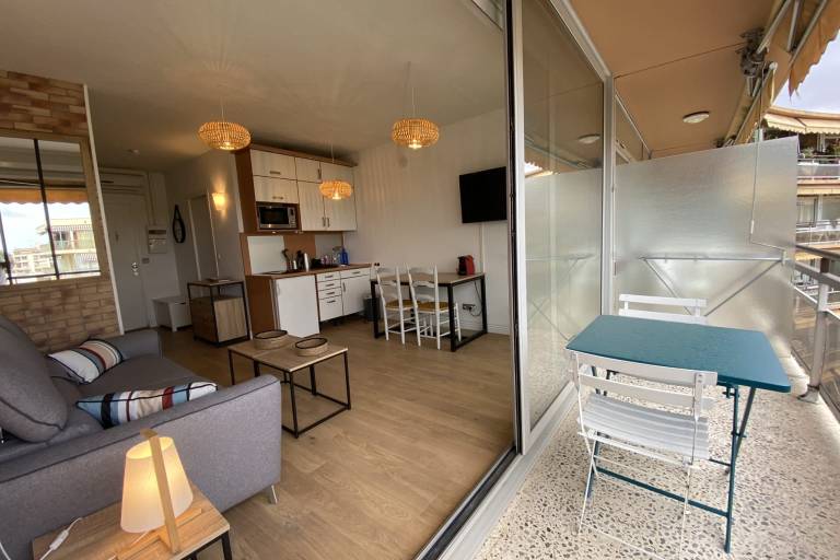 Studio with pool & terrace — photo 4