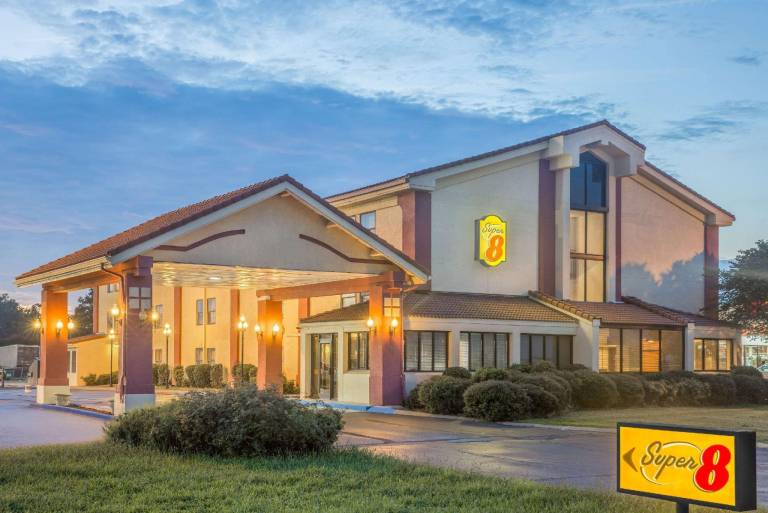 Super 8 By Wyndham Blytheville in Blytheville, AR