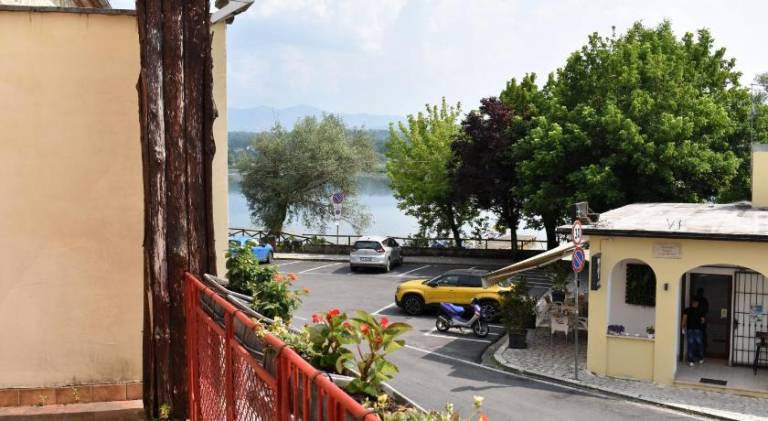 NINFA DEL LAGO BEDROOMS IL TUO ALLOGGIO SUL LAGO by Dinamica Real Estate — photo 3