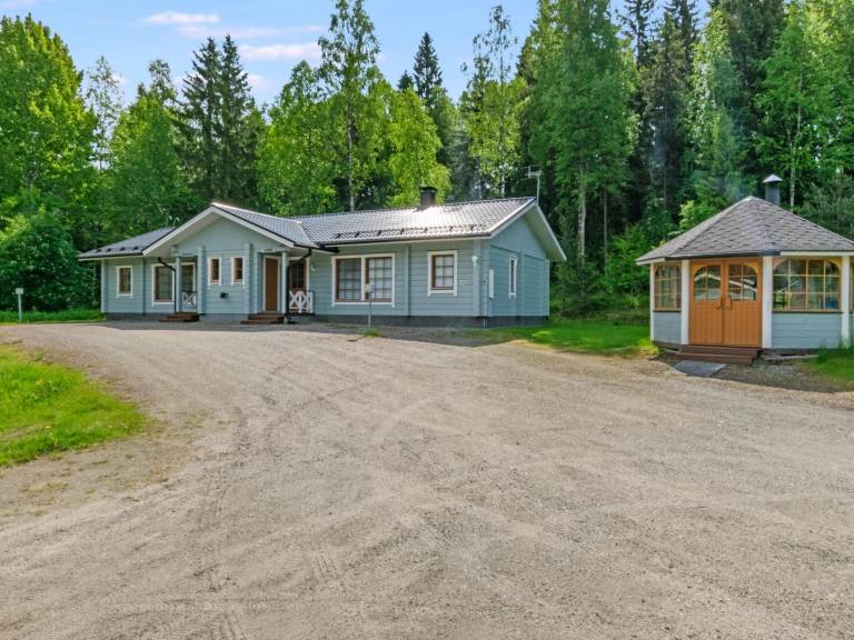 Vacation home with sauna & barbecue | Nature view — photo 2
