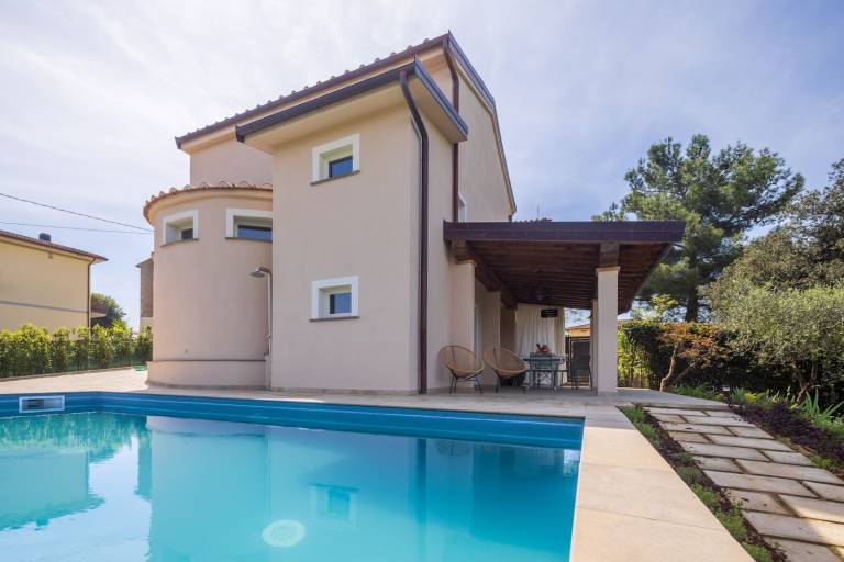 Child-friendly pleasant house with BBQ, garden & private pool | Pets allowed — photo 5