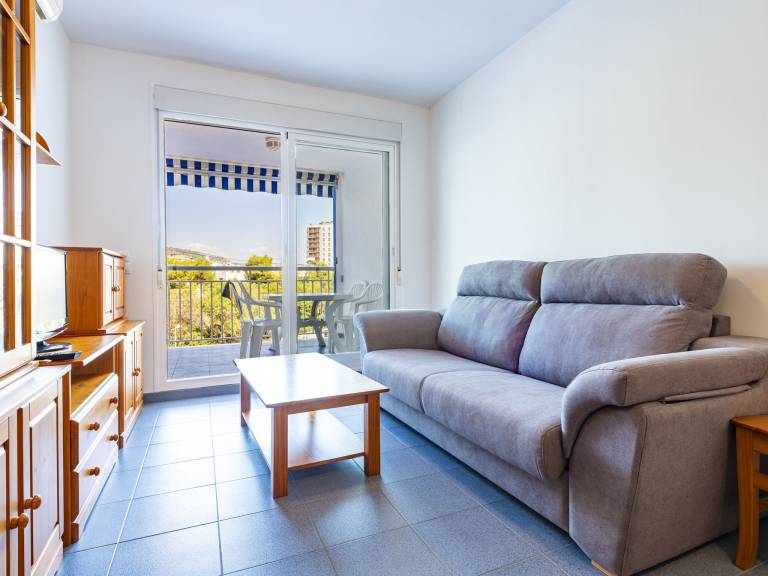 Apartment with pool & patio — photo 3