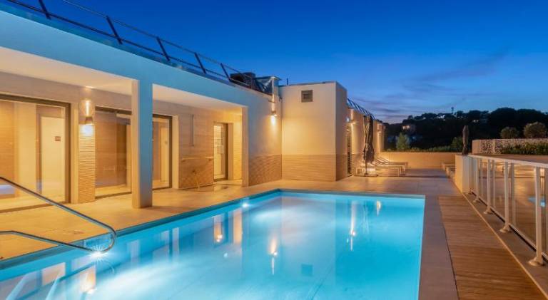 Lovely serviced apartment with pool, sauna & patio | Pet-friendly — photo 2