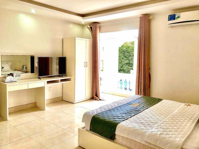 Vacation home with jacuzzi, terrace & garden in Hai Phong