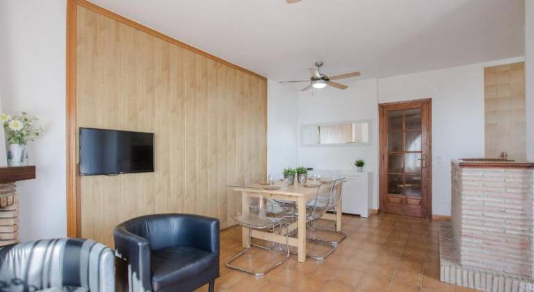 Rental apartment with patio & barbeque — photo 2