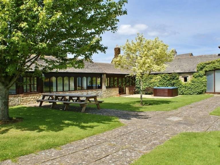 House  Witney