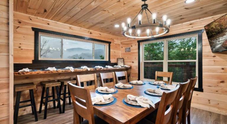 Luxury Arcade Cabin with Hot Tub and Mountain Views Sleeps 12 — photo 5
