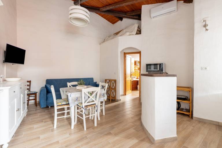 Vacation home with garden & grill in Valledoria