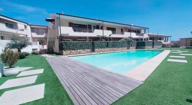Apartment with pool in Palau